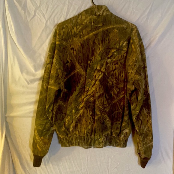 Really nice Mossyoak camouflage jacket hidden pockets w/zipper - Picture 3 of 3